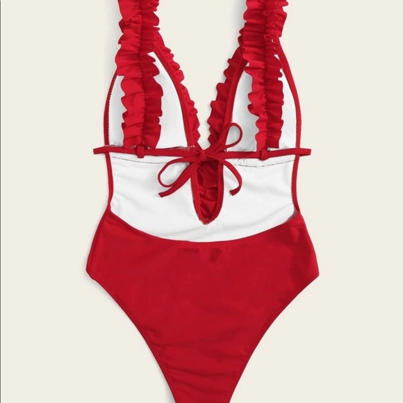 Low-Cut One Piece Swimsuit - Picture 2 of 6